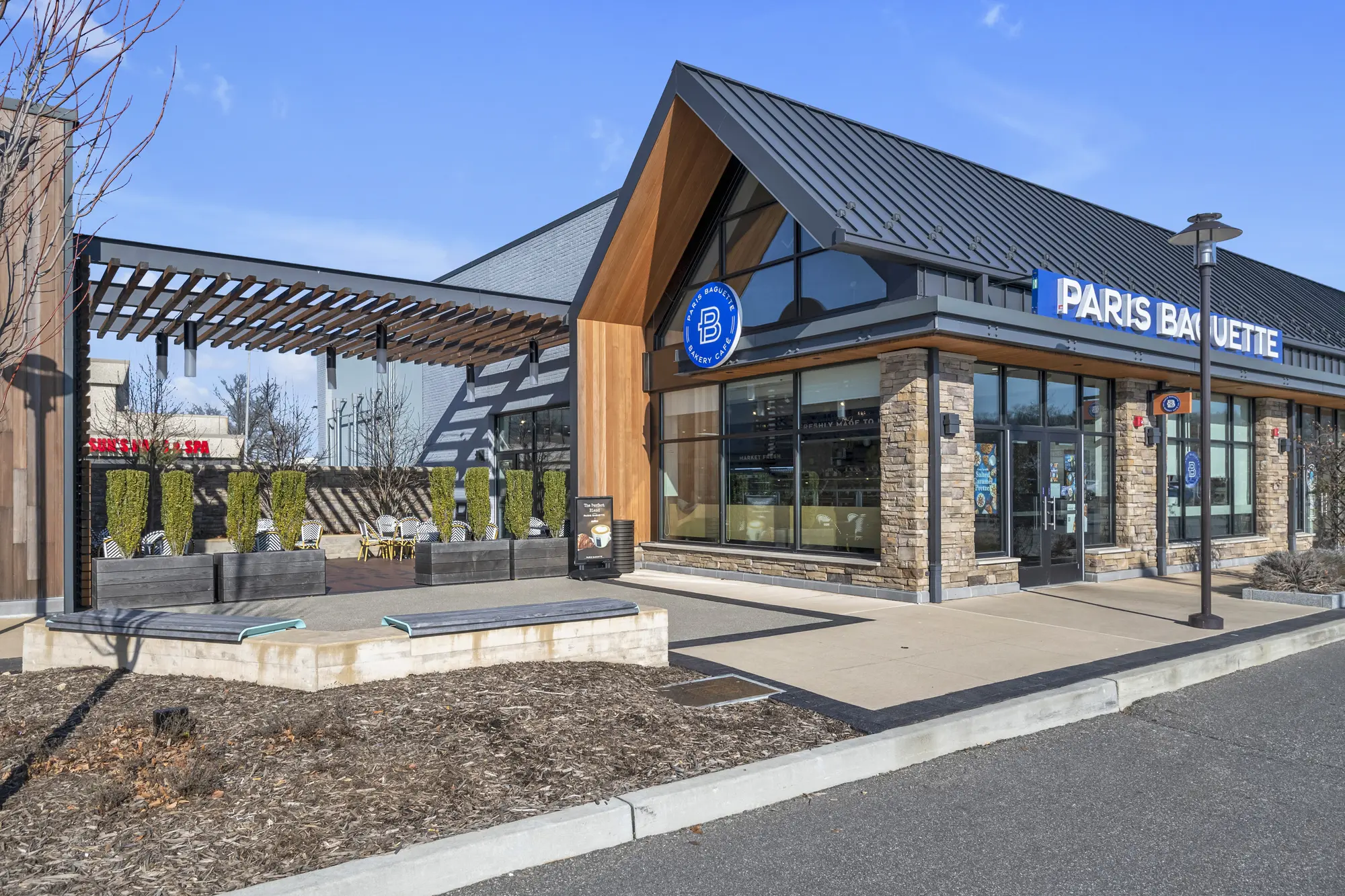 Paris Baguette bakery cafe in Huntington Station