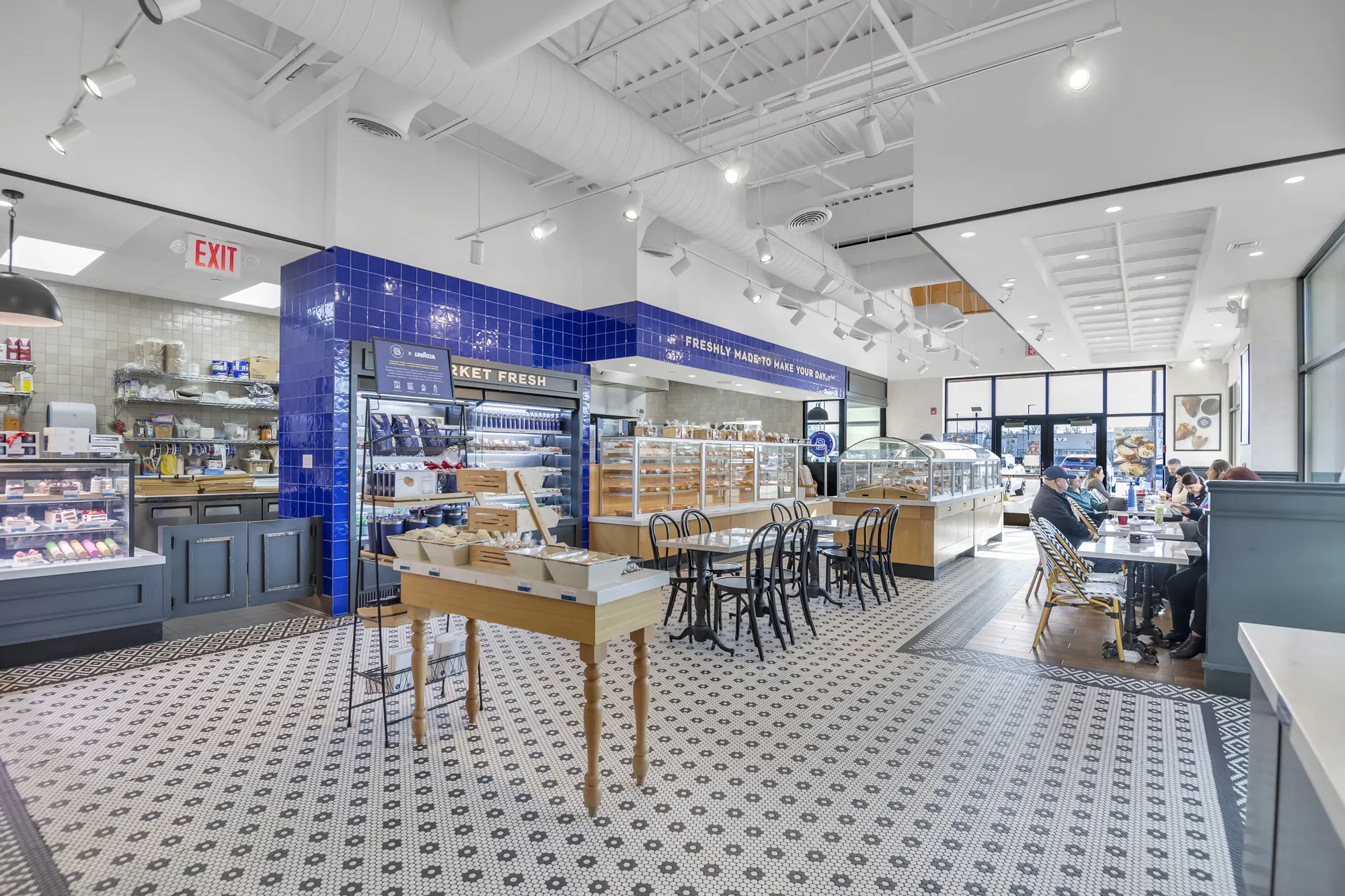 Paris Baguette interior in Huntington Station